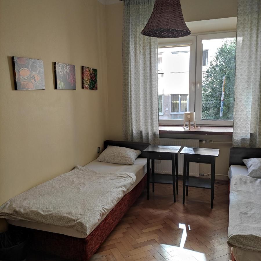 Хостелы Hostel Helvetia Варшава-32