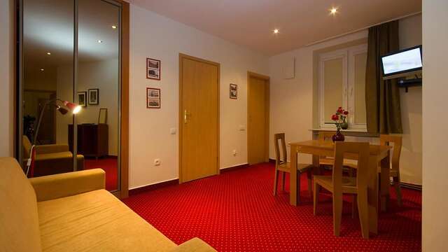 Хостелы Hostel Helvetia Варшава-19